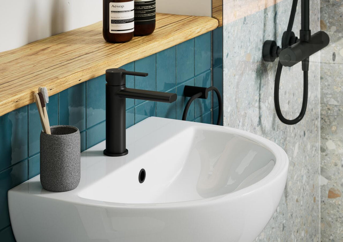 Auvellis Linaro bathroom collection setting