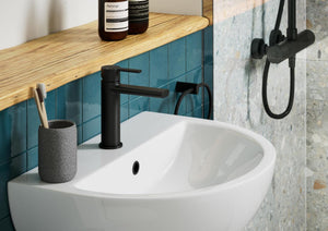 Auvellis Linaro bathroom collection setting